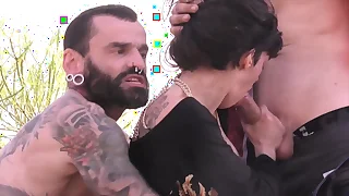 Threesome BDSM in hyperactive nature